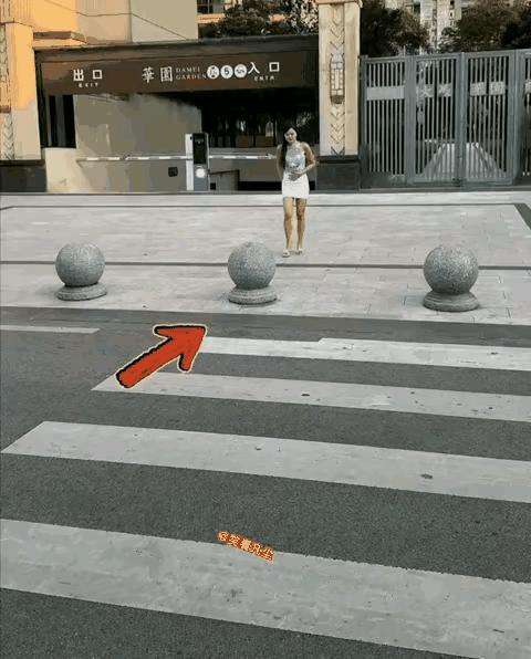 女子经常小腹坠痛并伴有寒意，被医院确诊为宫寒，中西药吃了很多，也没有好转。女子一