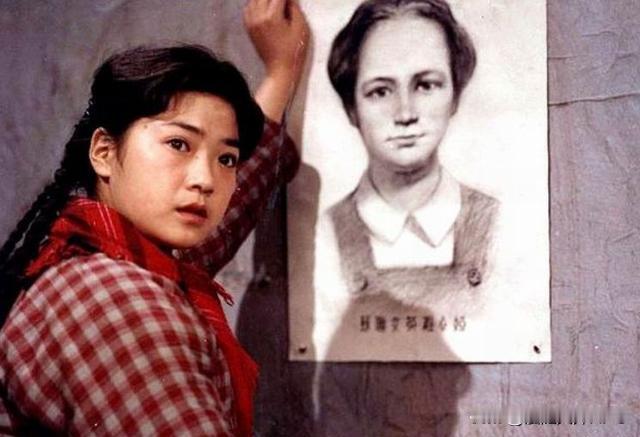 还记得这位女演员吗？这是出生在湖南的一位著名女演员。八十年代，是很