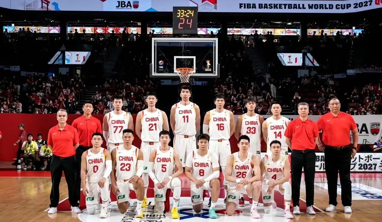 说实话，这场比赛中国男篮能逆转，战胜中国台北，主要靠的就是板凳厚度。我们是12