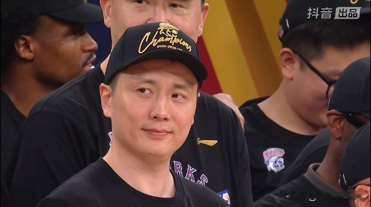 上海久事的主场绝对是魔鬼主场！随着上海久事成功问鼎本赛季CBA总冠军，这样的话本