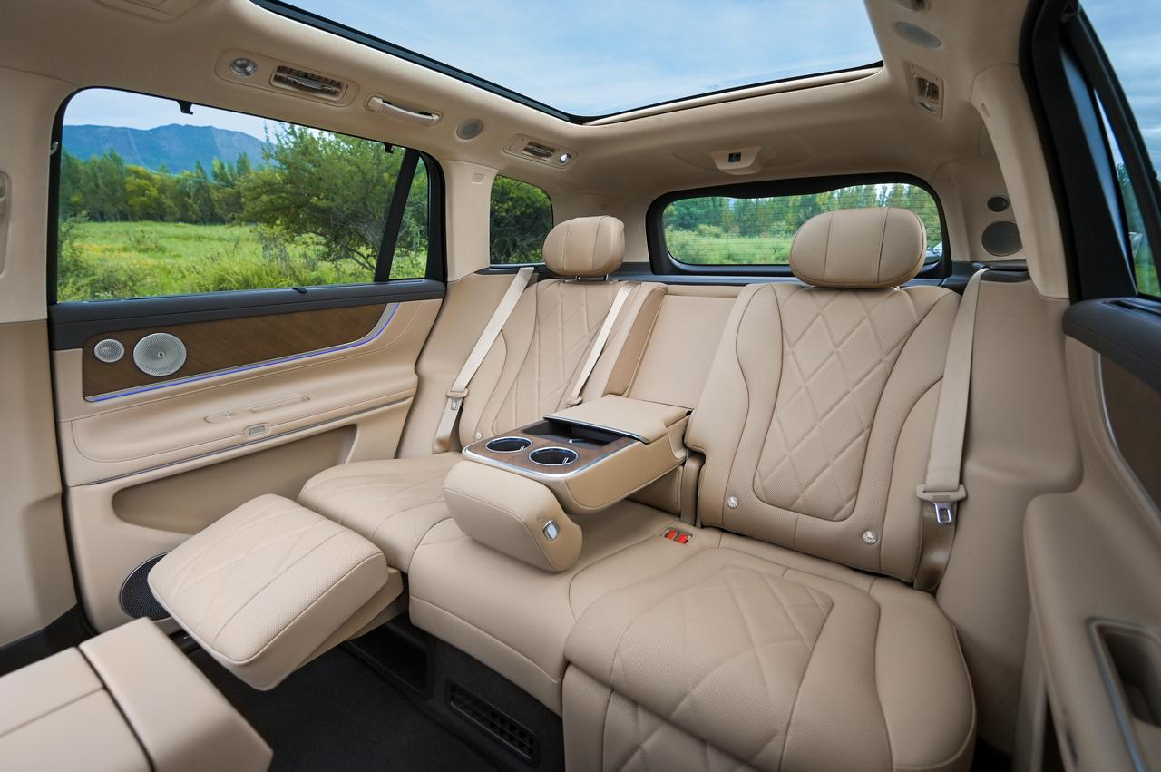 问界M9稳坐50万级销冠，靠的不只是价格问界M9在50万价位段当真是一骑绝尘了