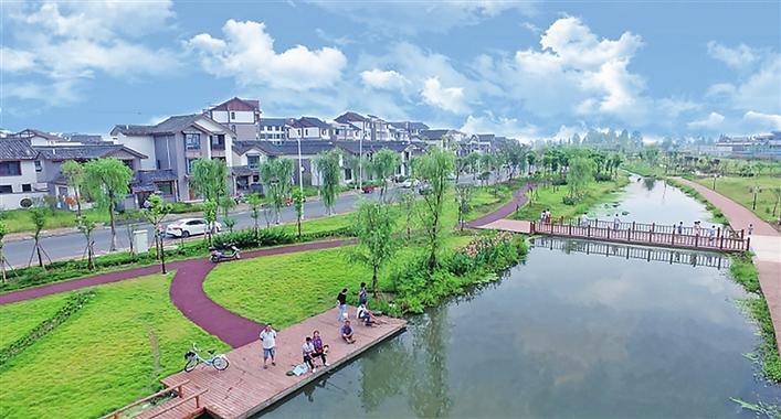 探索超大城市县市新城活镇兴村富民新路径