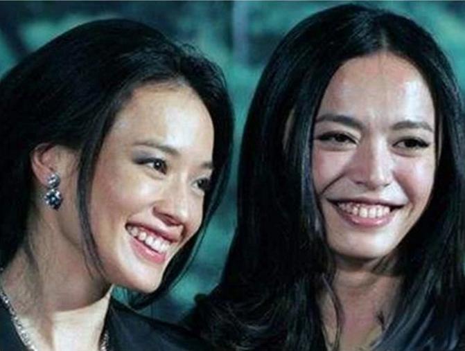 舒淇姚晨，她们的嘴巴都挺有特色的。一个香肠嘴，一个大嘴。姚晨有儿有女婚都离了，舒