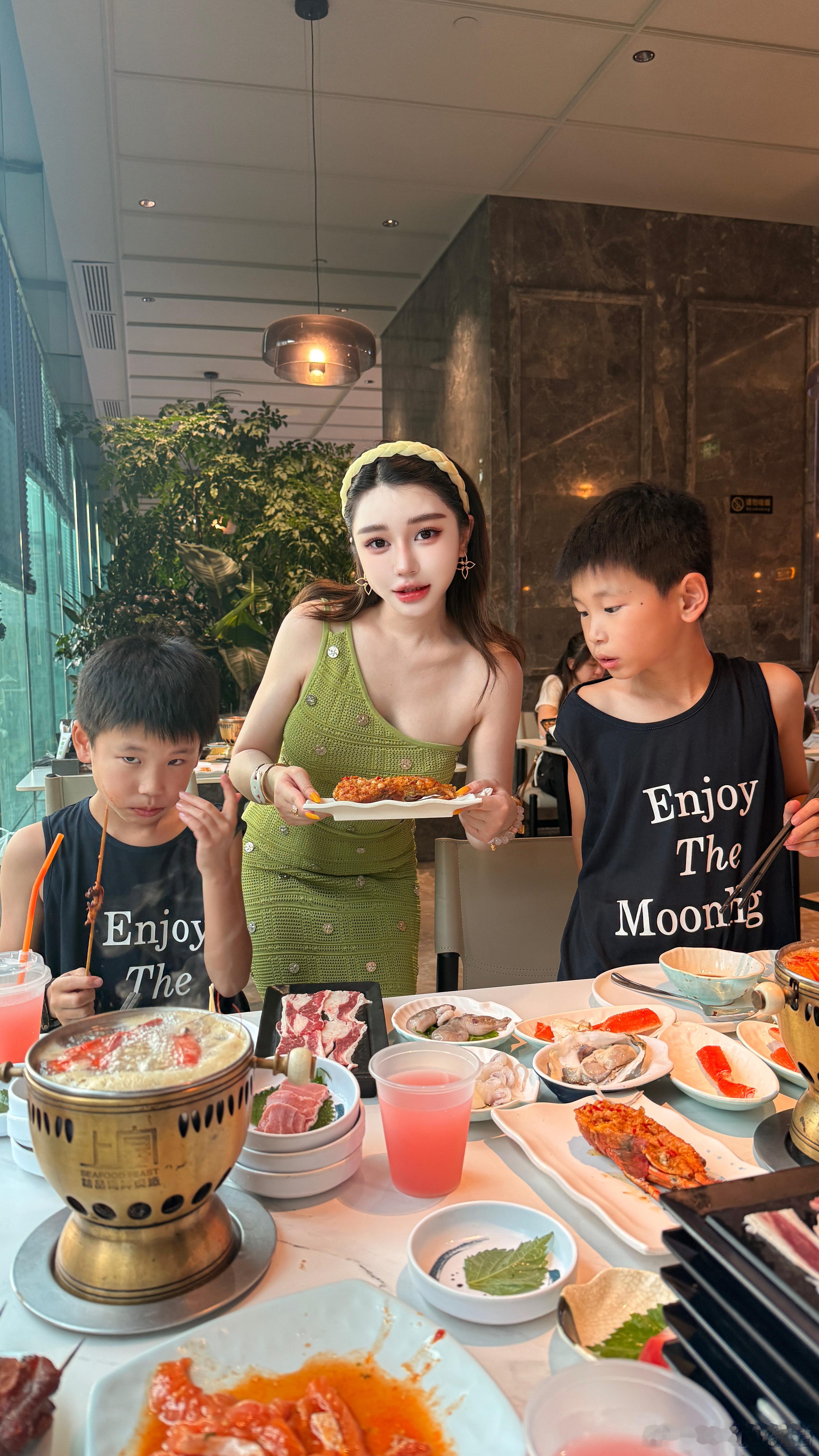 夏天！🧃🍦🦞[吐舌头眯眼睛笑][吐舌头眯眼睛笑][吐舌头眯眼睛笑]​​​