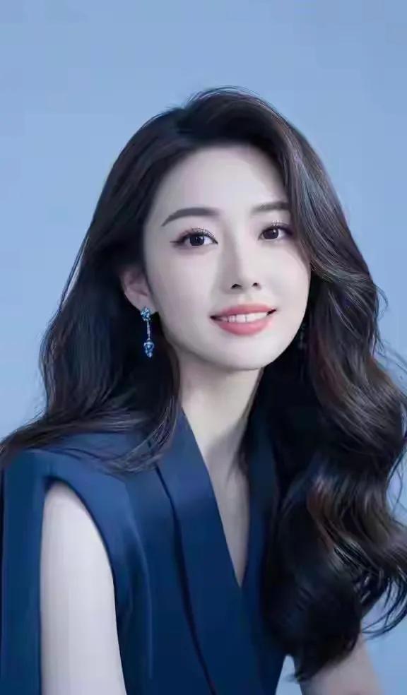 女人默许这3件事，暗示愿意做你的情人，请别辜负她在感情里，有些信号藏得微妙却