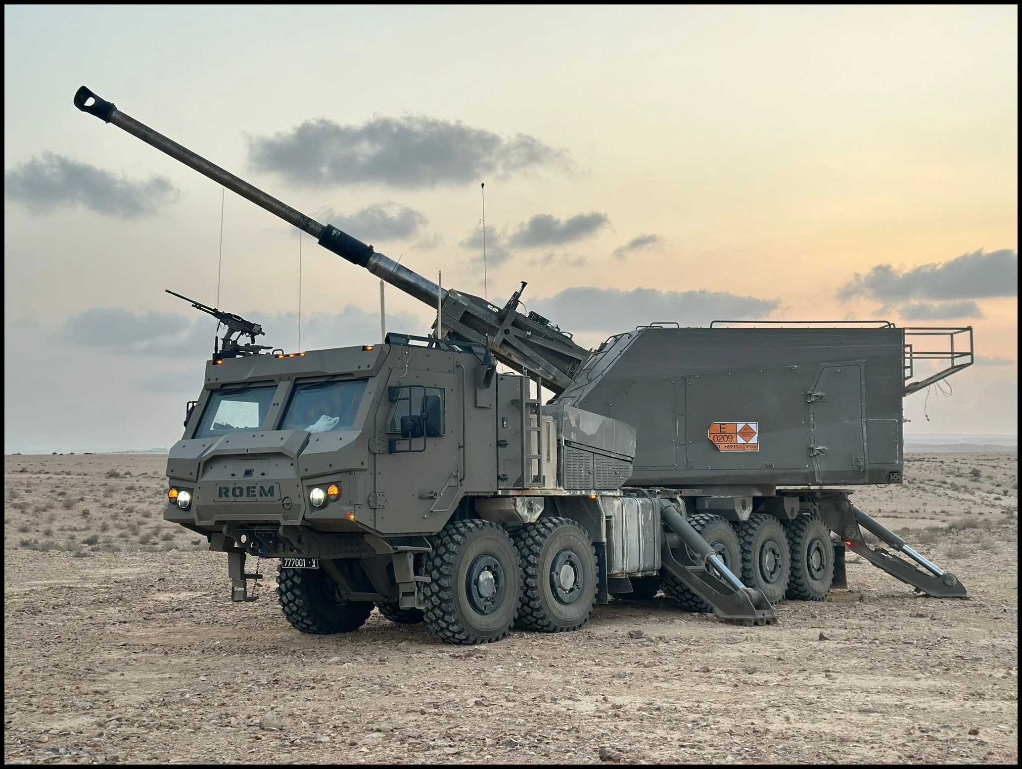 🔻以色列陆军最近服役了新型轮式155毫米自行榴弹炮：SIGMA155“雷霆