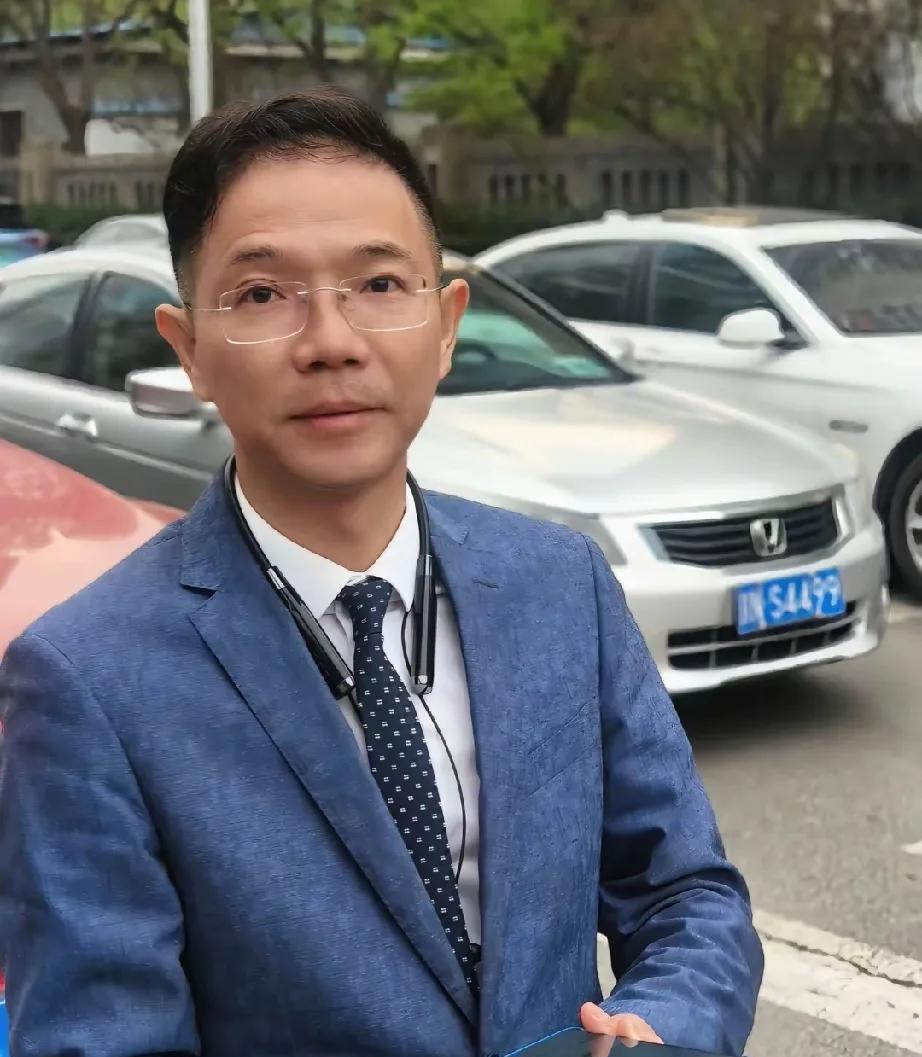 大锤难锤下啊！又只有采取拖延战术，没有东家的点头，洋钉是不敢锤锤子的。说好的，