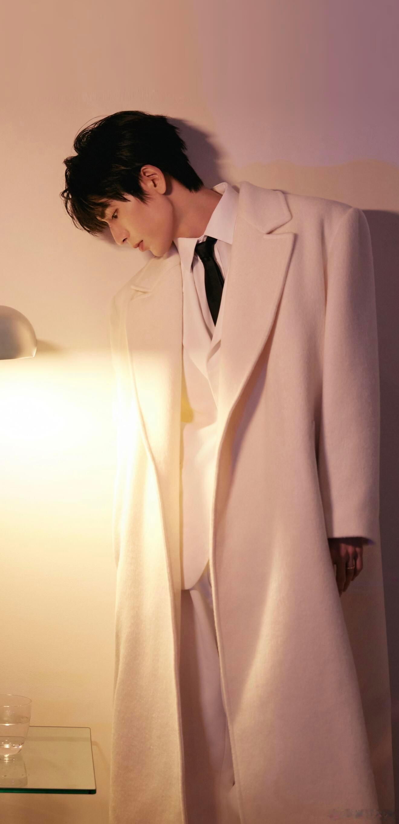 张凌赫🐮张凌赫高清壁纸第二十弹🐮冬日壁纸来袭❄️张凌赫｜