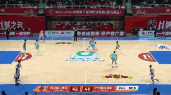 宝刀不老！今晚CBA常规赛广州对阵青岛的比赛，广州老将郭艾伦表现不错，他在13分