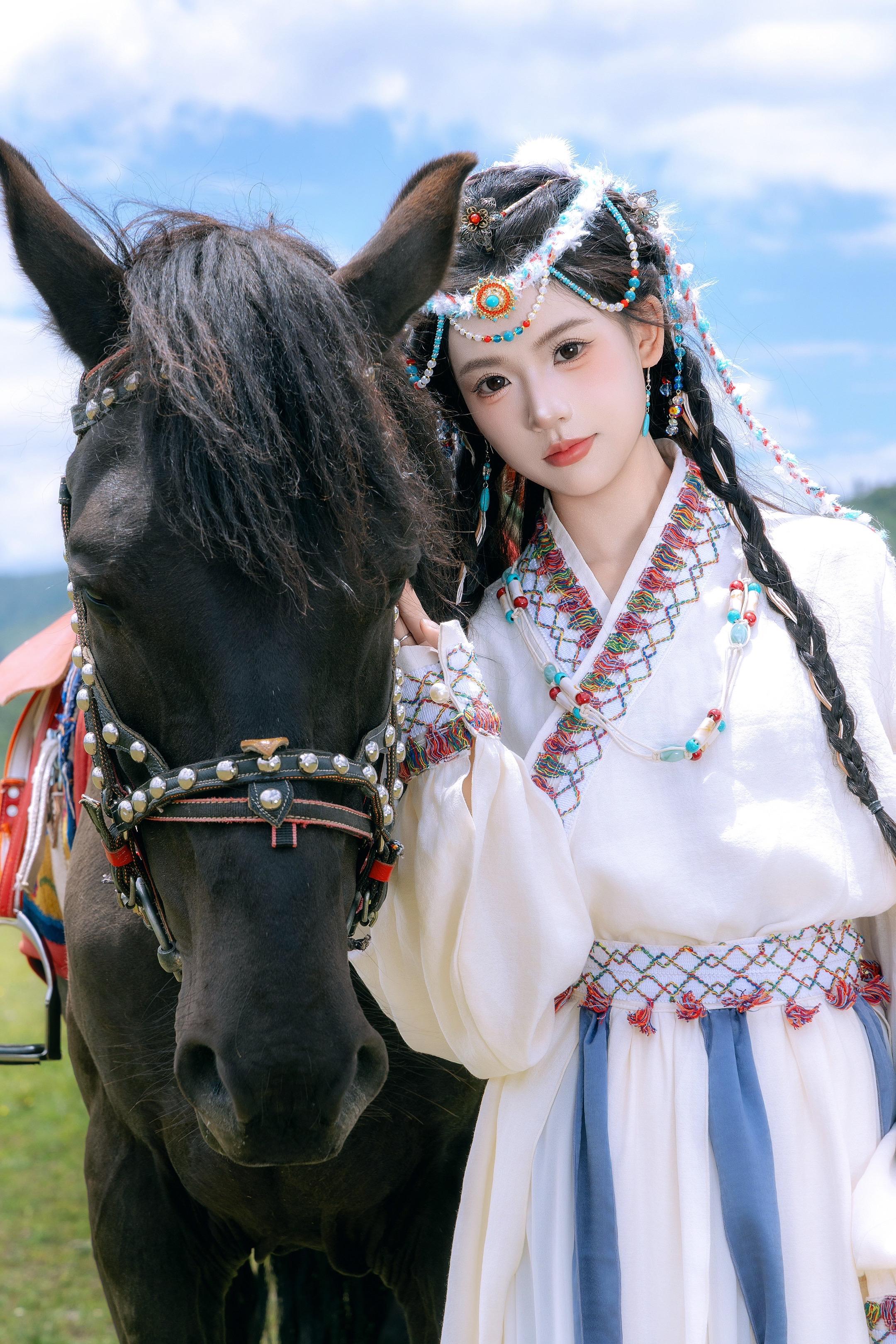 想不到在香格里拉拍到了鞠婧祎同款！