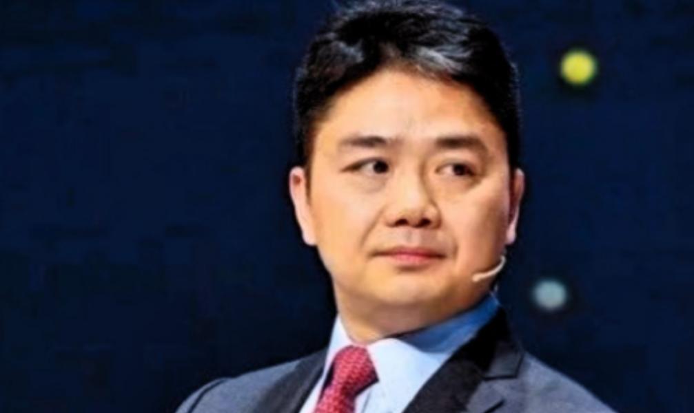 巴黎那帮毛贼估计肠子都悔青了，费大劲搬空京东仓库，结果偷回去一堆“电子板砖”！