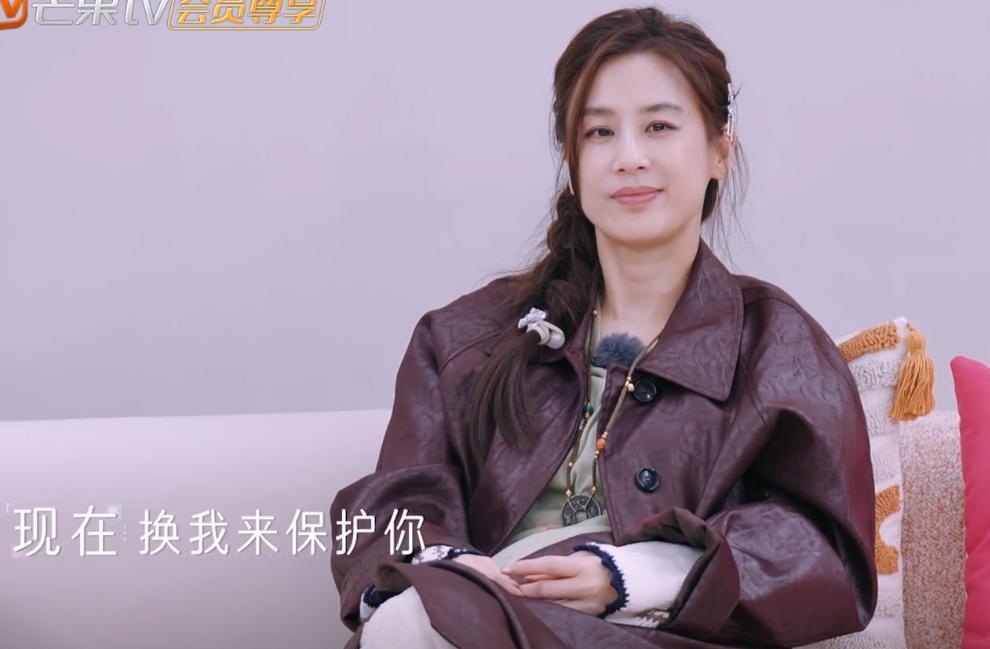 黄圣依妈妈表态：二婚女婿，必须符合2个要求，第一个就是必须要有钱。这一点网友丝毫