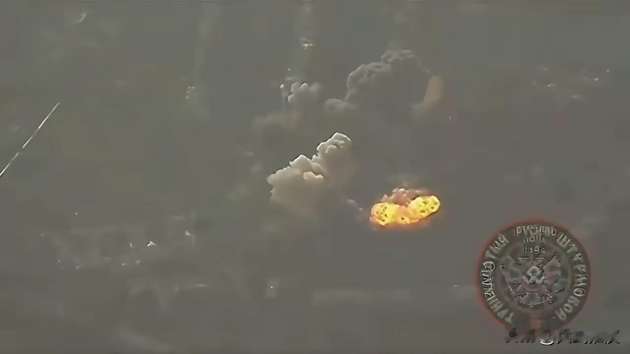 俄罗斯空天军投掷UMPK滑翔制导炸弹对乌军防御的城市进行轰炸。俄乌战场最常见