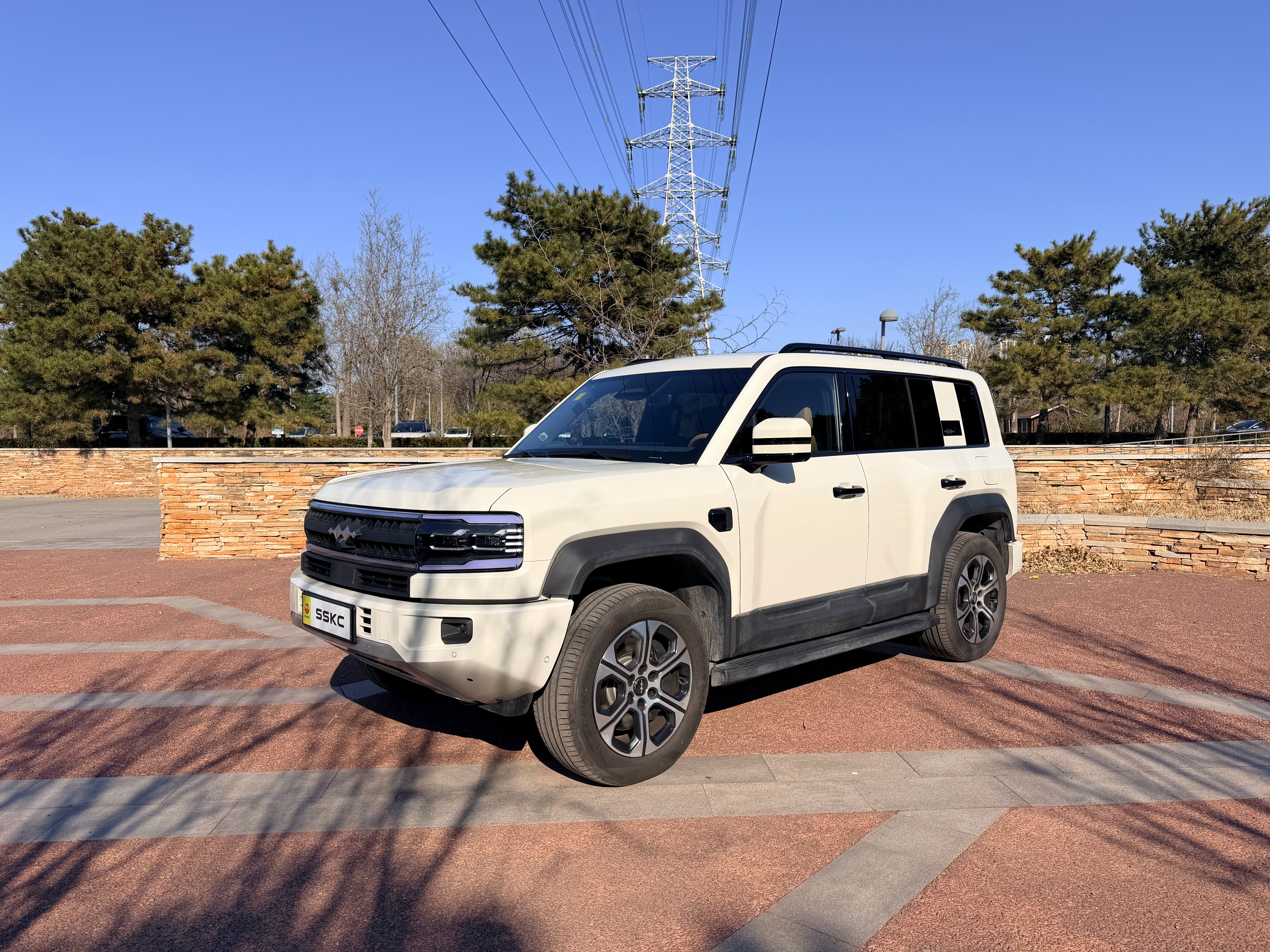 新老豹5，差别一眼看不出来。