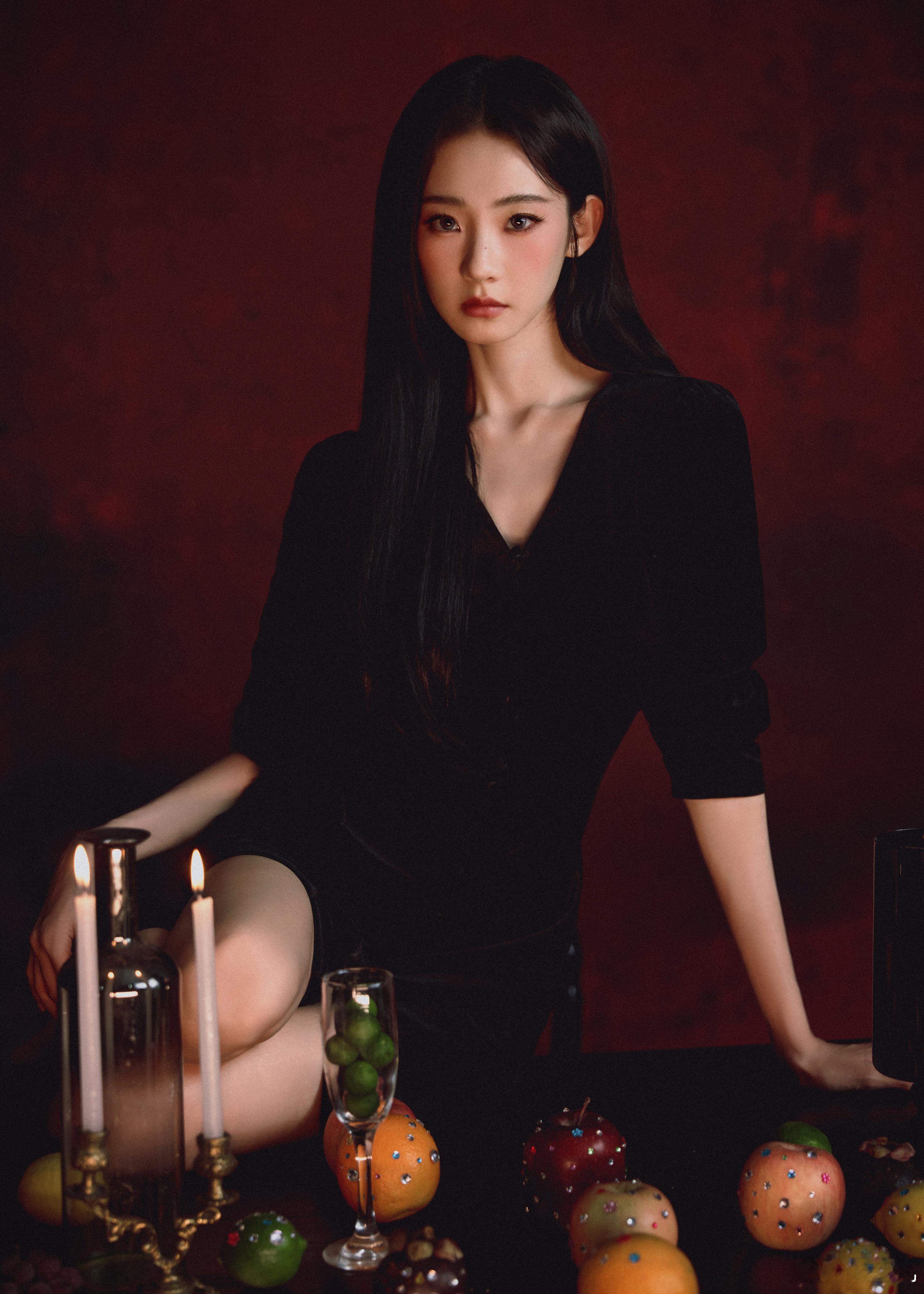 张艺凡x最新营业照·化身暗夜天使[爱心]​​​