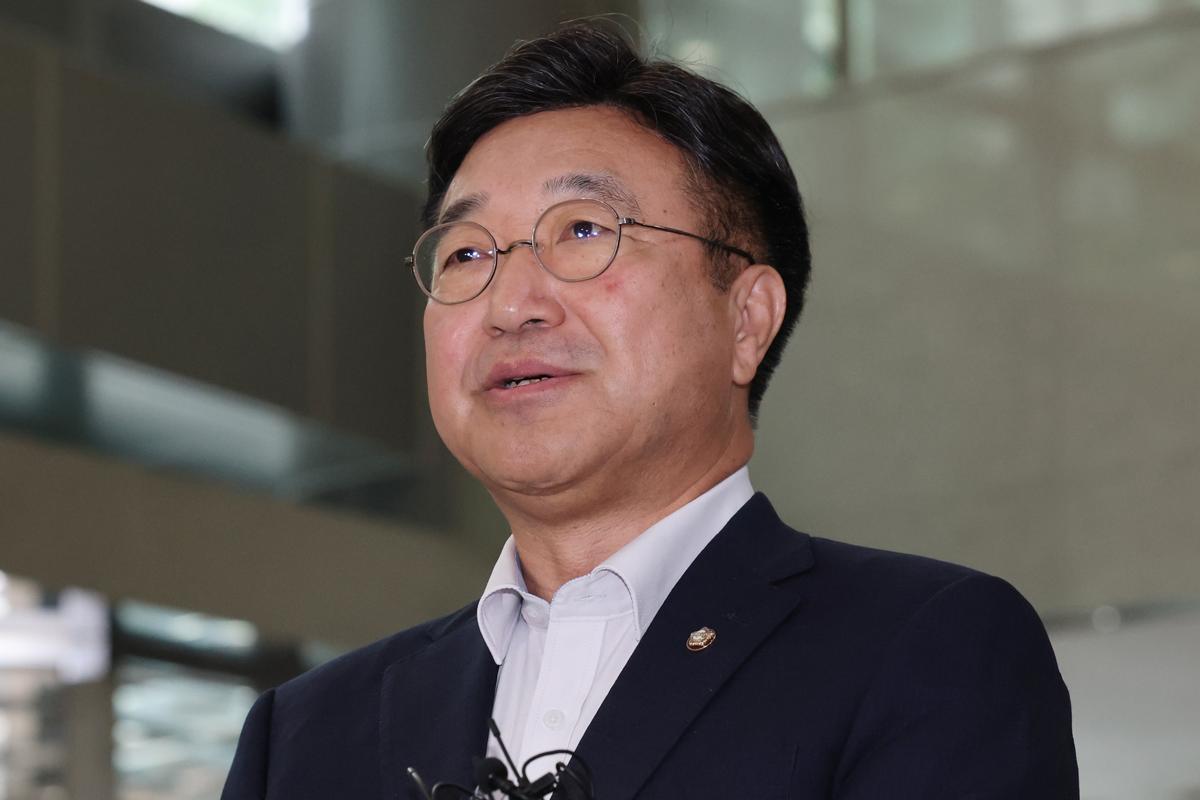 尹昊重：将推动废除警察局，履行李在明总统竞选承诺6月30日，韩国行政安全部长