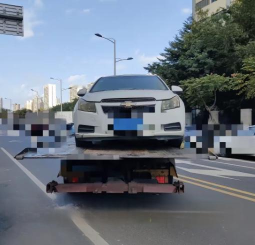 陕西咸阳，一车主置换新车，把旧车交给4S店申请报废，本以为除了补贴，还能拿到一笔