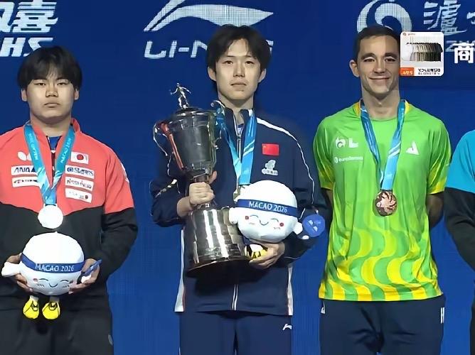 松岛辉空领奖台摆臭脸！18岁天才输不起？球迷炸锅：演技抵不过实力松岛辉空，你