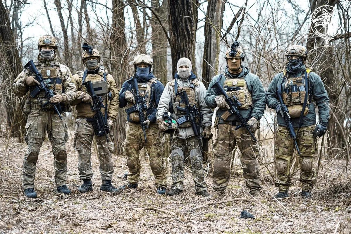 乌克兰媒体报道称，乌克兰国防部情报总局（GUR）特种部队与乌克兰武装部队的军人在