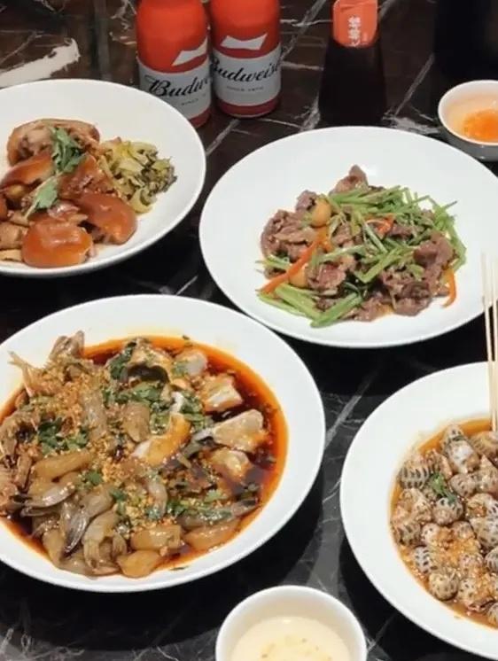 过楼热大排档(万博店)过楼热大排档广州美食每道菜都超下饭谁能拒绝这桌菜