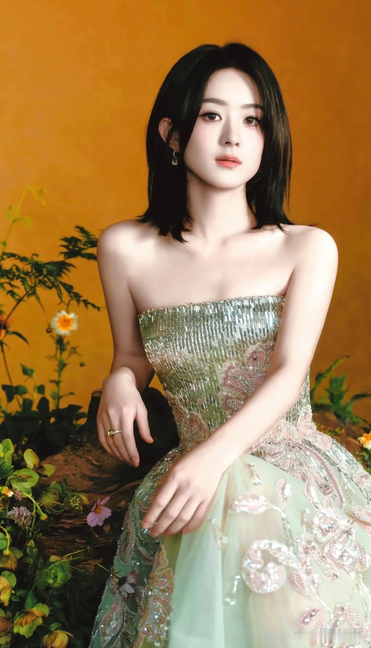 1.马丽现在私下里和老搭档男演员见面的次数不多，即便见面，大多数时候她也会要求