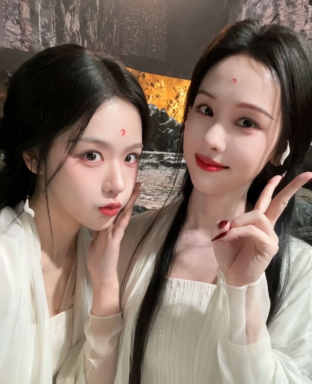 鞠婧祎陈都灵鬼气森森又美艳异常鞠婧祎陈都灵扛剧鞠婧祎陈都灵扛剧，婧祎陈都灵鬼气森