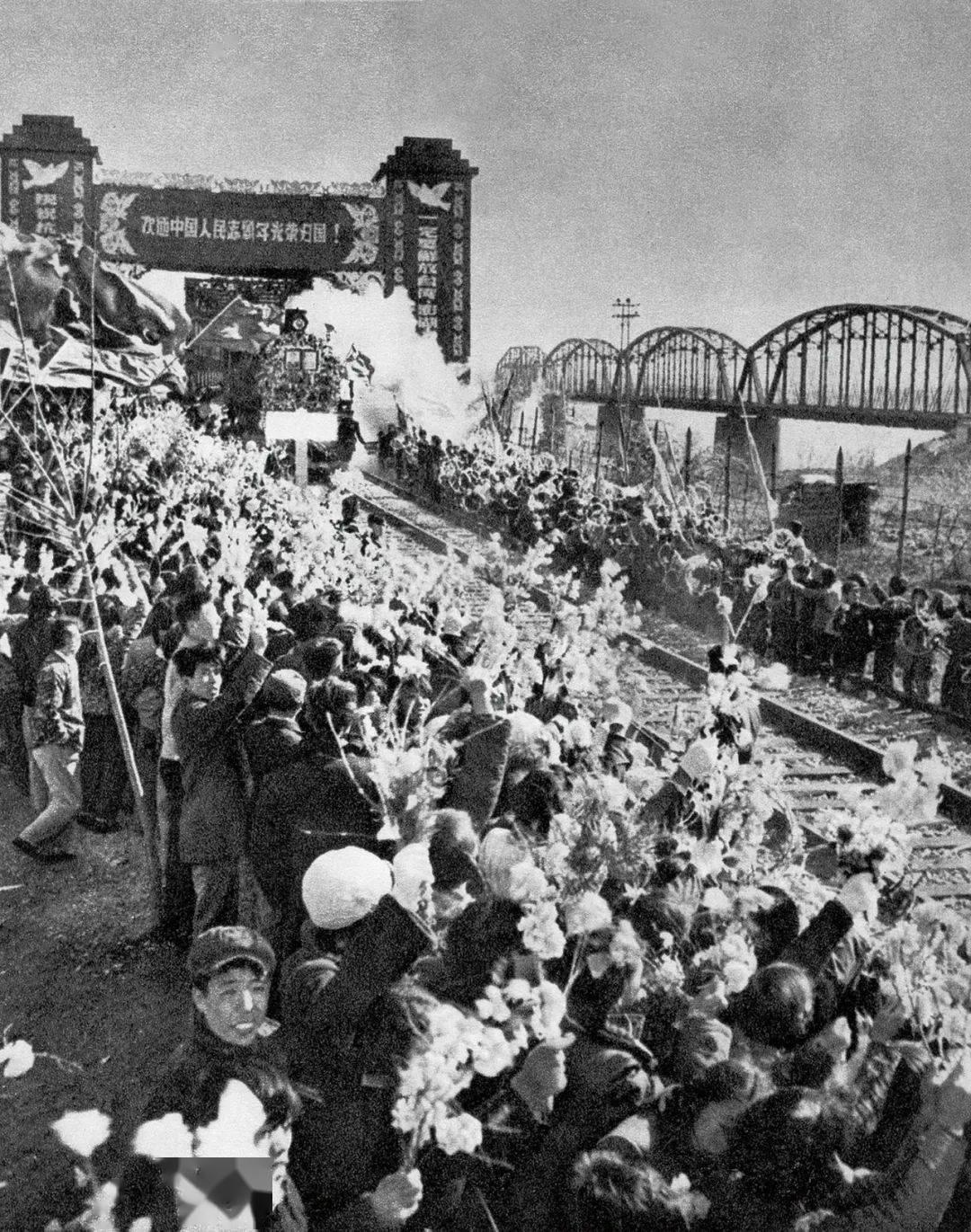 朝鲜战争刚打完，在1953年7月27日停战协定签署后的特殊时刻，无数原四野朝鲜族