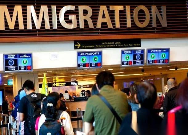 加拿大超过一百万印度人，合法身份即将清零。但他们没买机票回家，反而在多伦多周边