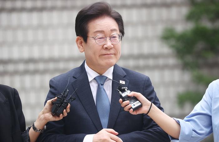 李在明当选韩国总统将可能任命洪准杓为总理！党内选举失败后，前大邱市长洪准杓第一