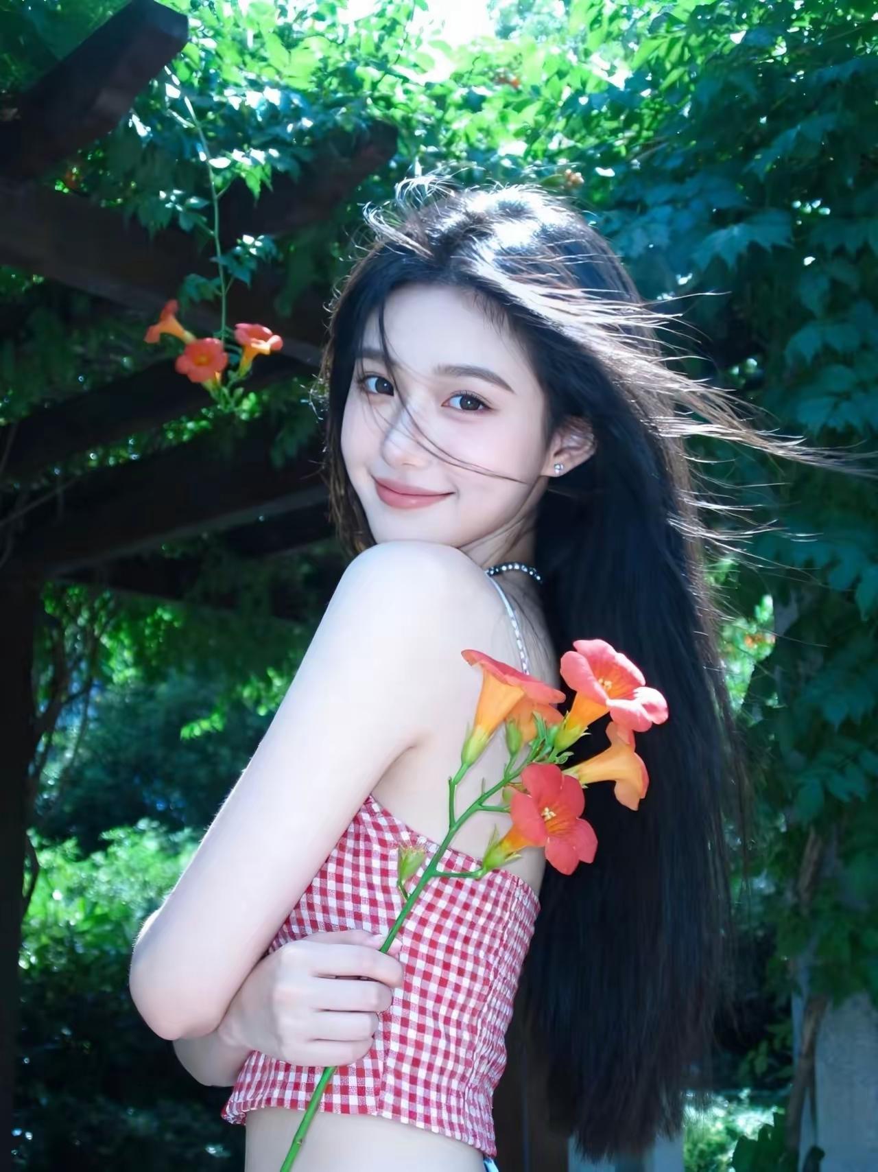 上联：国逢盛世千秋旺；诚邀下联