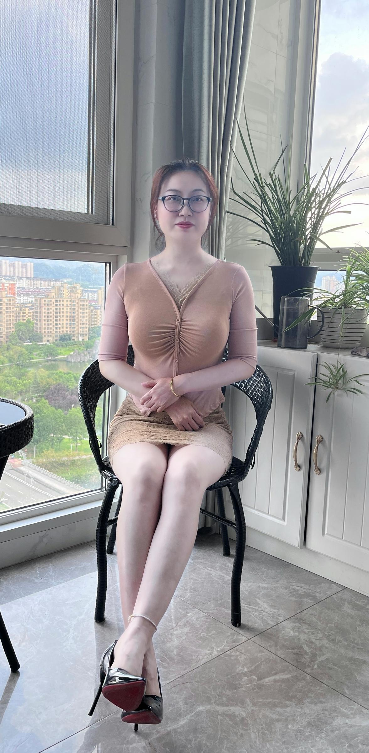 ootd女生穿搭御姐 高知女性穿搭