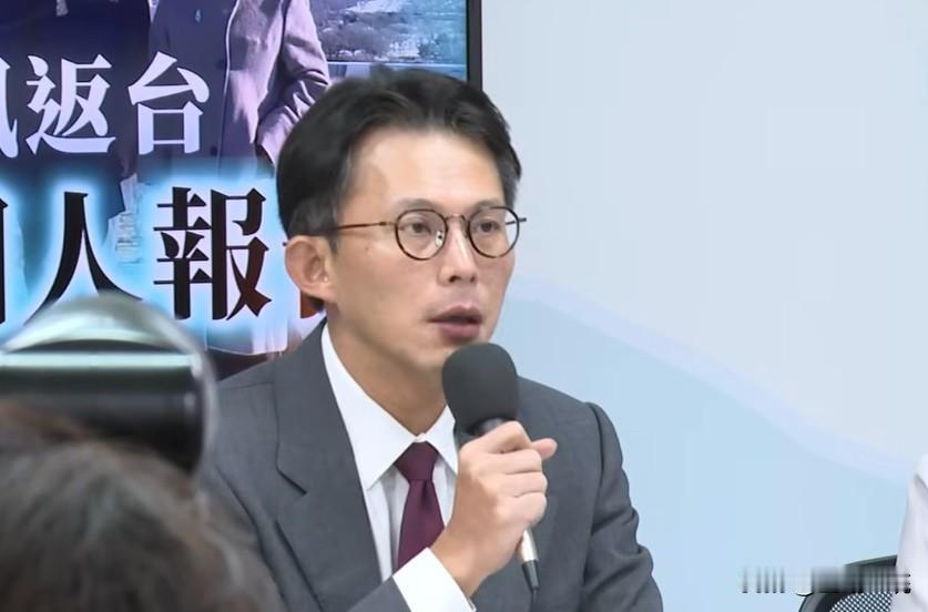 黄国昌返台召开记者会：两岸善意的沟通非常重要今早（14日）返台的民众党主席黄