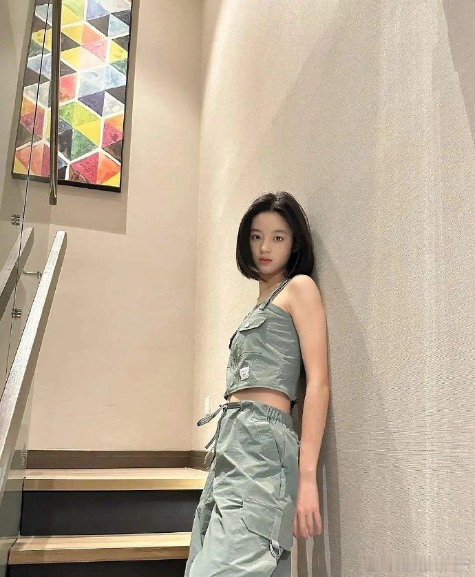 黄杨钿甜房间有两层黄杨钿甜房间有两层，这可能是人家的日常[吃瓜]黄杨钿甜房间