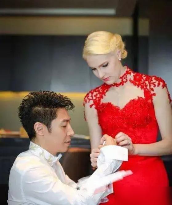 当年，撒贝宁和国际巨星分手后，娶了加拿大妻子李白，有一次，两人吵架了。事情其