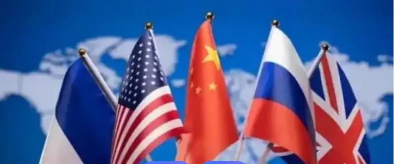 《2026年再看俄乌博弈：美国天天围堵俄罗斯，为啥反倒最怕它解体？》2026