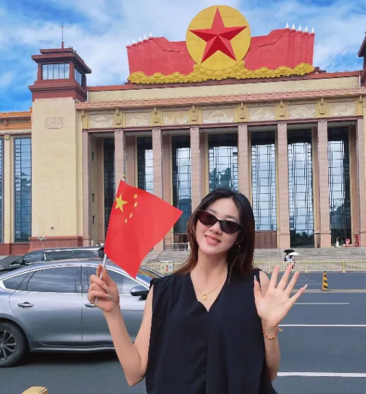 田静郭威一大家子来到江西南昌了！南昌距离九江130公里，开车一个半小时