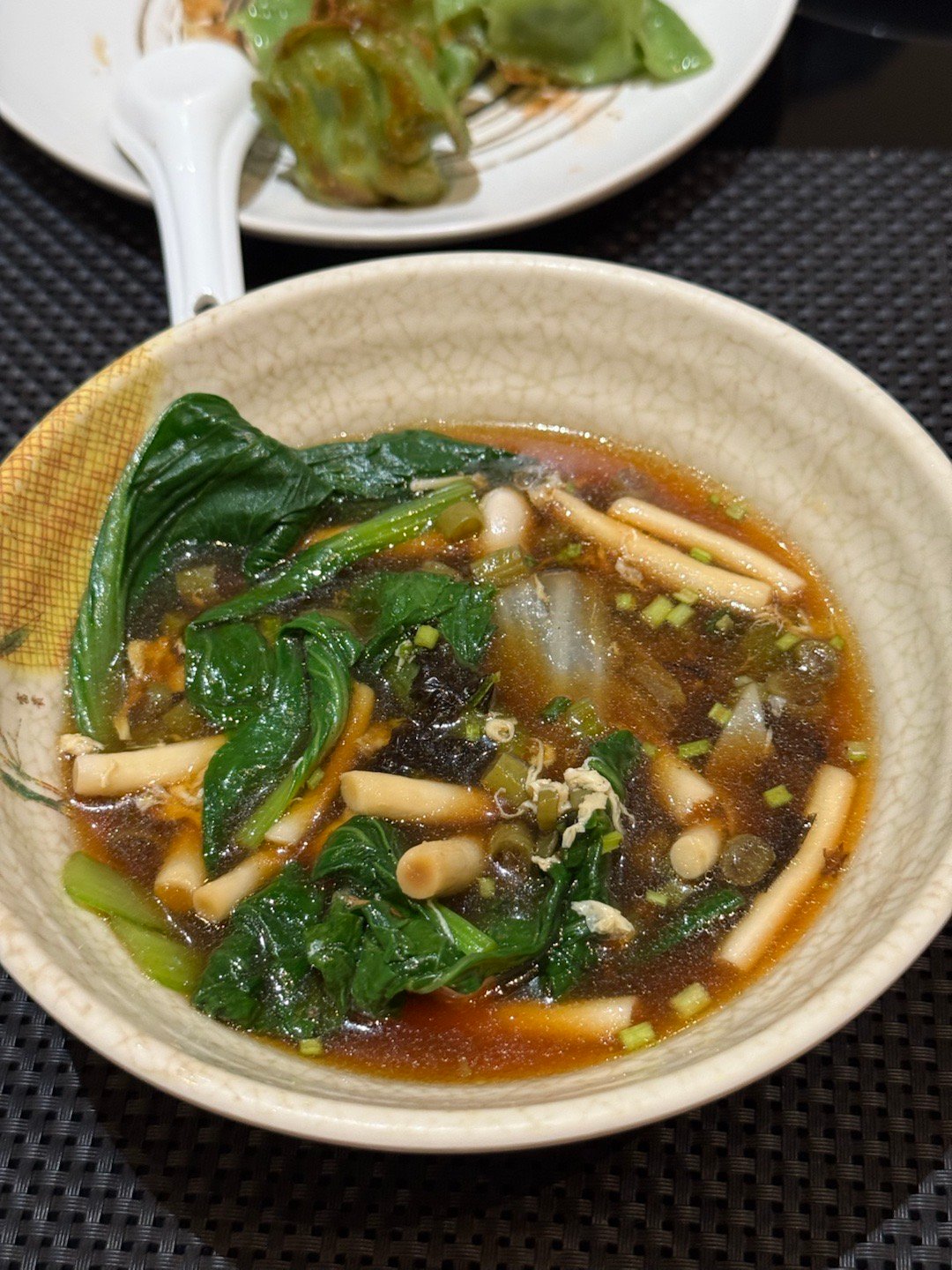 酒店早餐煮了碗青菜，随手放了两勺蛤蜊豆角卤，吃了一口直呼卧槽！我的天啊！！！太好