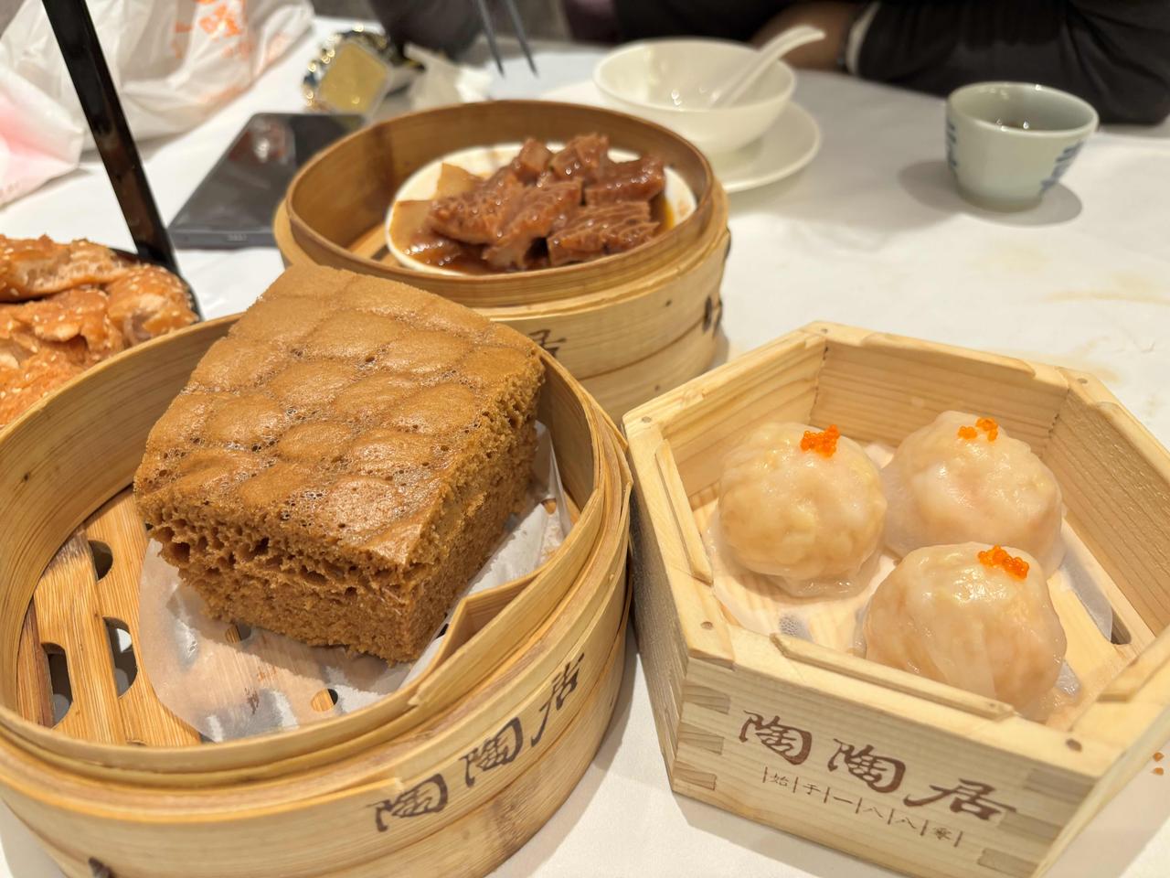 之前去广州的时候，饭店的茶位费真的令我印象深刻。一般的饭店3~5元，我去过最贵的