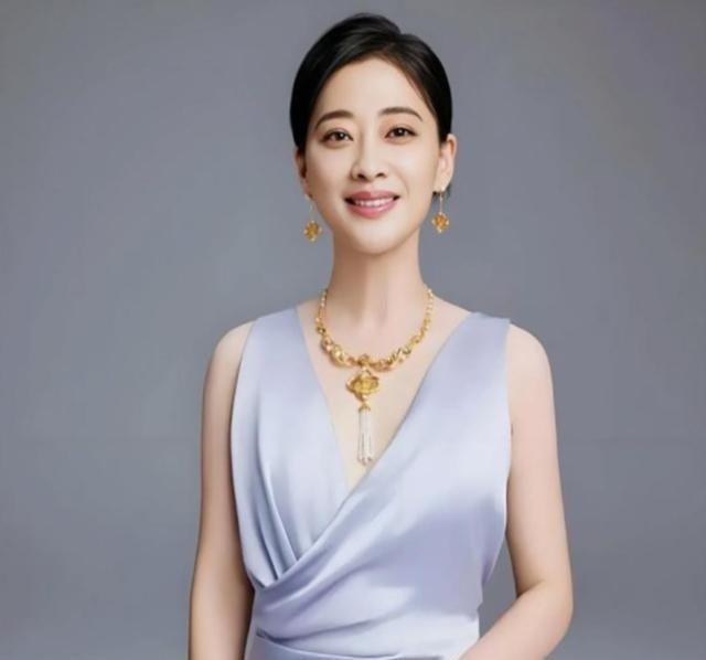 演员梅婷说：“拍父母爱情，片酬300万，郭涛只有8.8万。44集，一集两千块，女