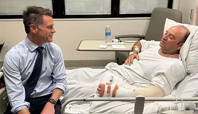 43岁的澳大利亚水果店老板艾哈迈德，在冲向枪手的那一刻，早已做好了最坏的打算，提