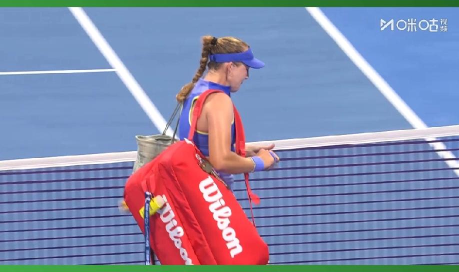 小米拉还是有成长的，决胜盘抢七大战打丢机会球，都快哭出来了，最后还是咽回去了，最