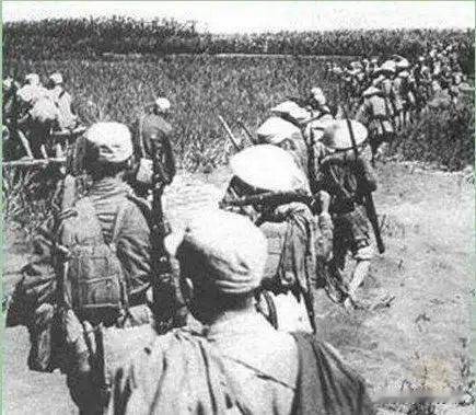 绝境封神！1940年春节，数百八路被三千日寇合围，一句日语逆转死局1940