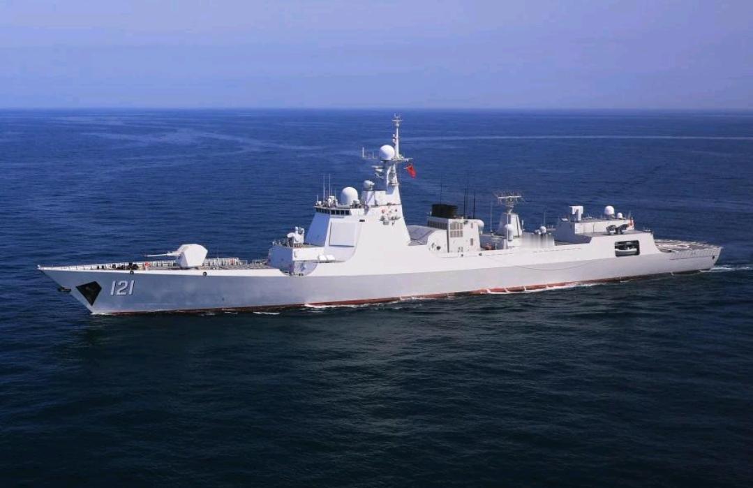 全程盯死！日舰台海磨蹭近14小时，东部战区寸步不离台海突发动态！东部战区直