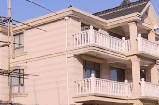 “我放一辈子房子也是我的！”1993年，上海一富商花276万买6套别墅，因故离开