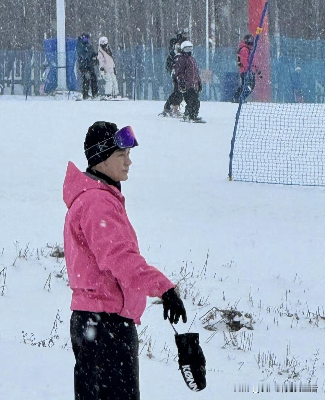 看见李晨被吐槽上了热搜，说已经有爹味儿了。哈哈哈这哪跟哪呀，47岁的男人可不就