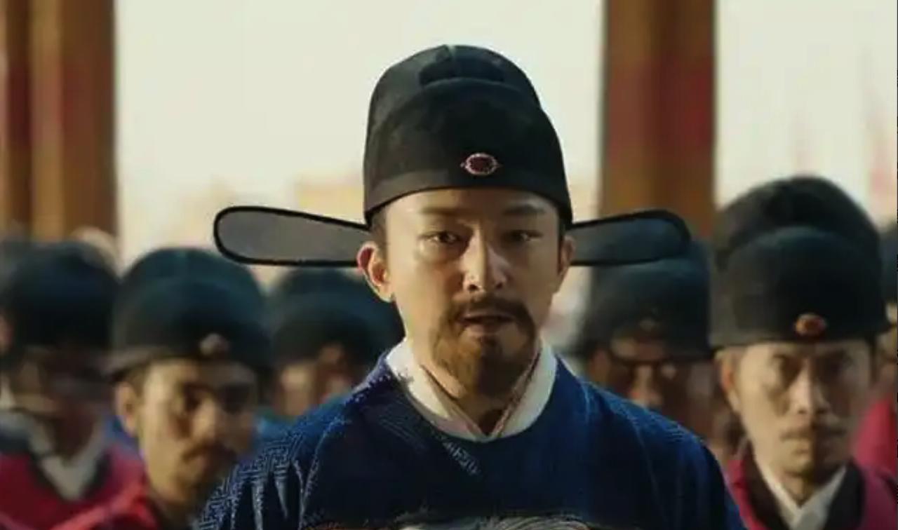 于谦被杀21年后，明宪宗朱见深问过周能一个问题。周能曾跟着于谦守北京，宪宗问：“