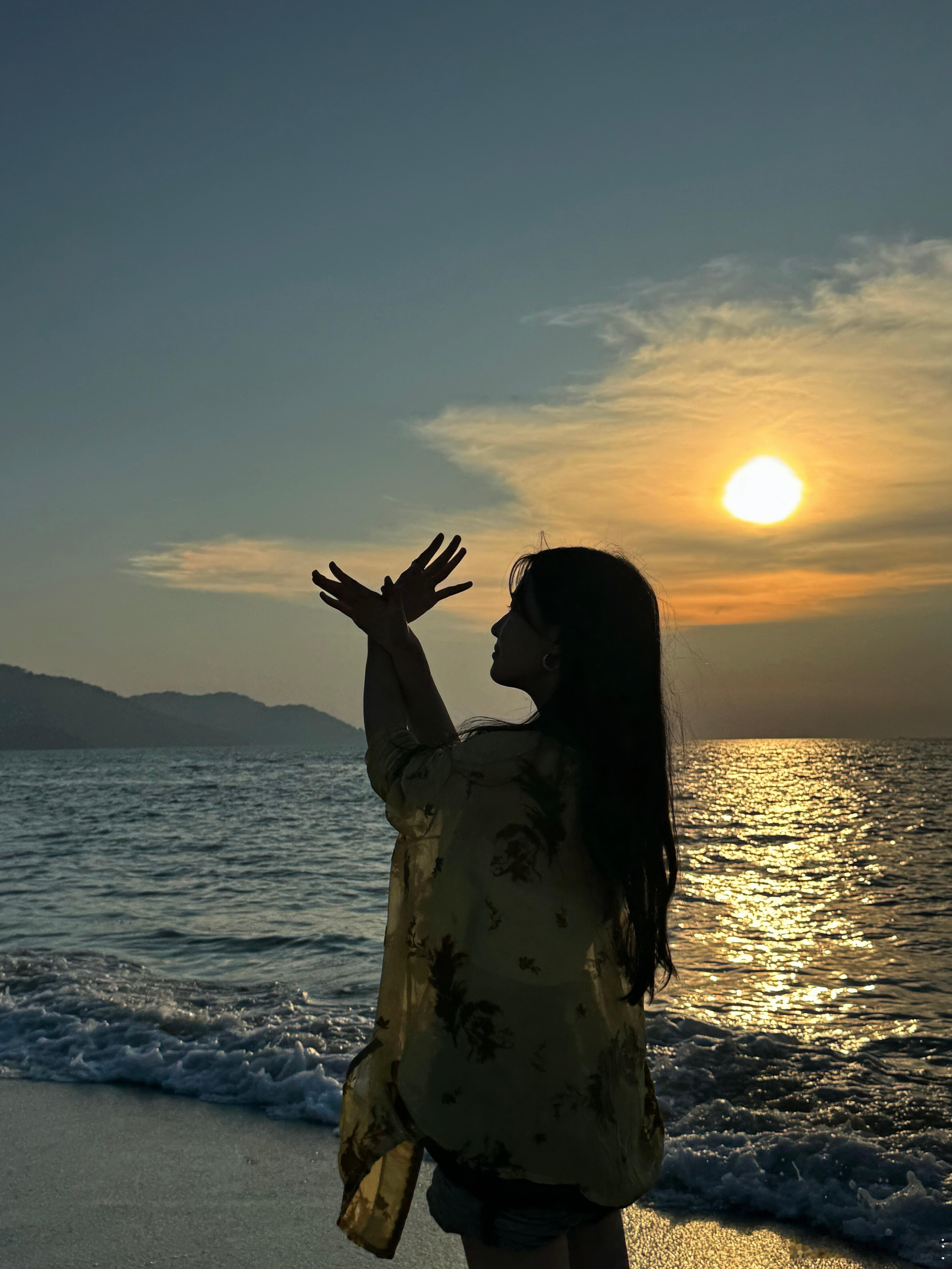 卢昱晓把夕阳戴在了头上噜卢昱晓｜​​​