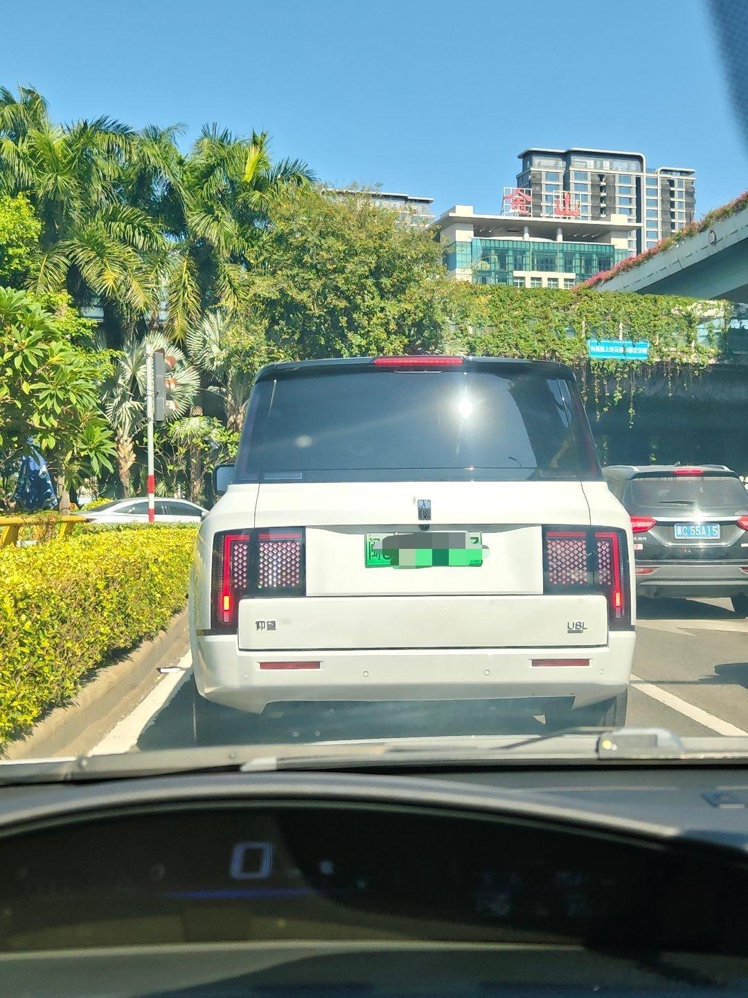 我感觉这屁股看起来有点奇怪