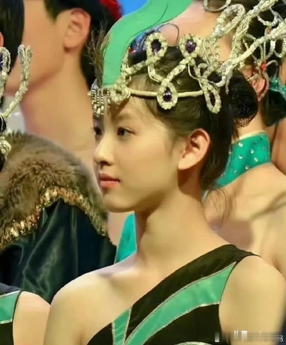 刘强东大概就是因为章泽天这几张照片，才彻底沦陷的吧。