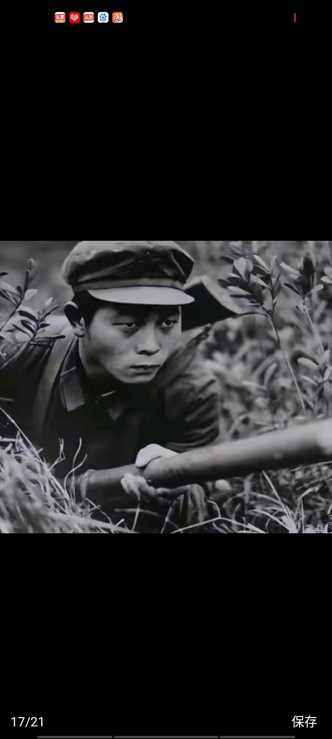 爆破英雄侯满厚在对越自卫反击战中，所在连队前进的道路，被敌人的四座碉堡拦截，交叉